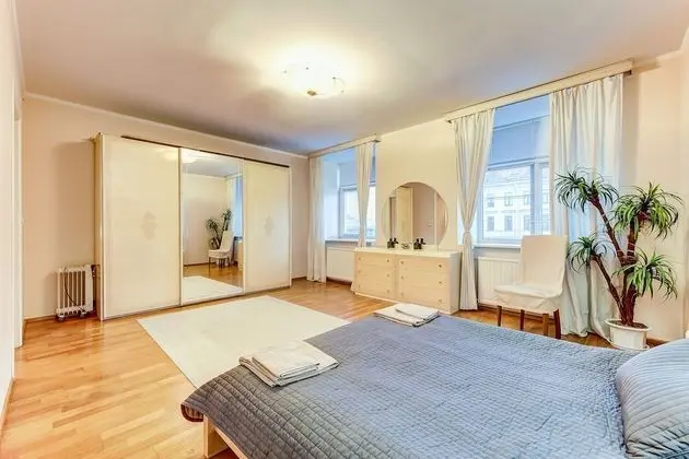 Apart Daire (19 Moika, 38)