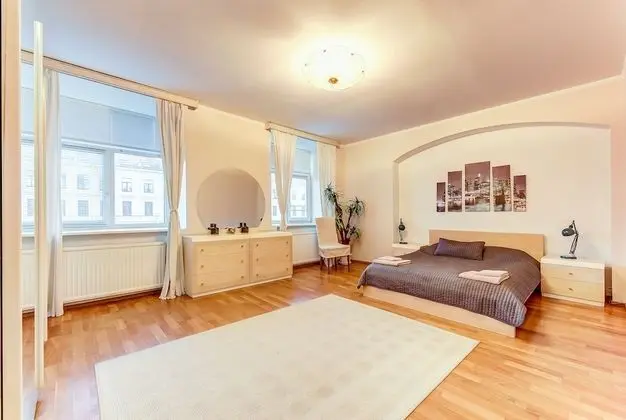 Apart Daire (19 Moika, 38)