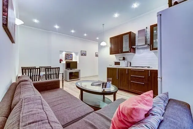 Apart Daire (28 Moika, 3)