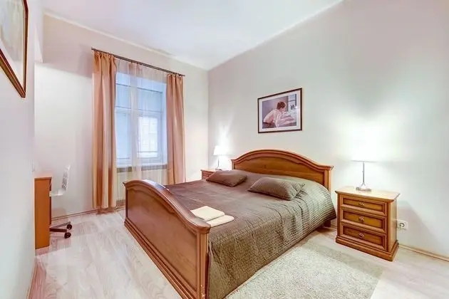 Apart Daire (28 Moika, 3)