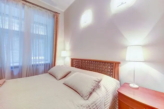 Apart Daire (28 Moika, 3)