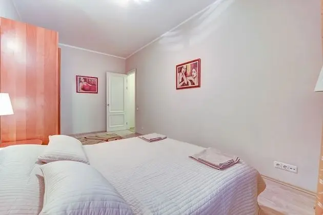 Apart Daire (28 Moika, 3)