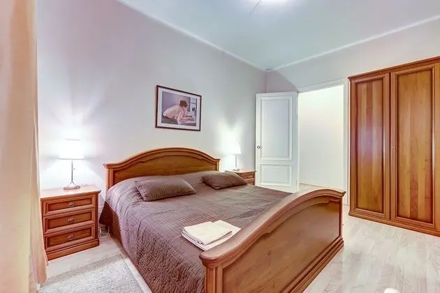 Apart Daire (28 Moika, 3)