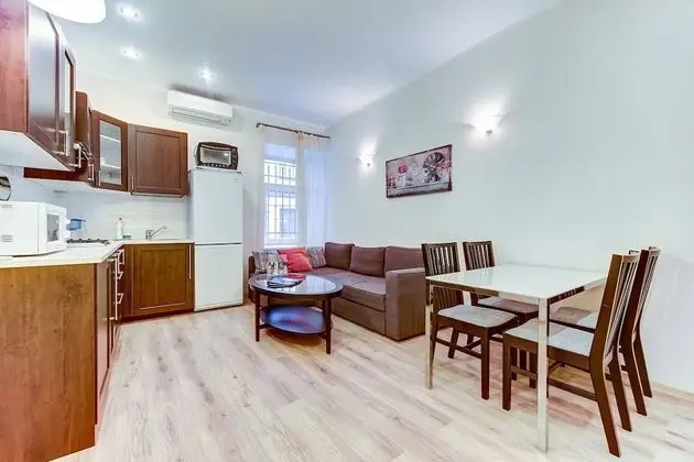 Apart Daire (28 Moika, 3)