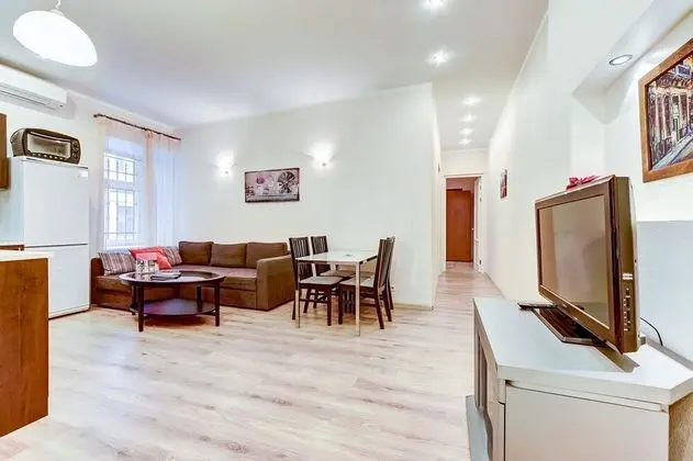 Apart Daire (28 Moika, 3)