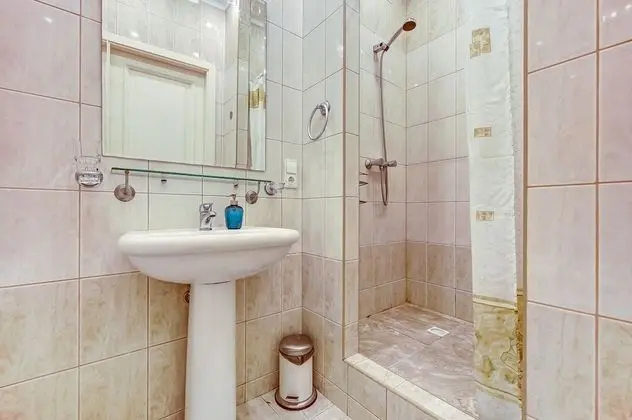 Apart Daire (28 Moika, 3)