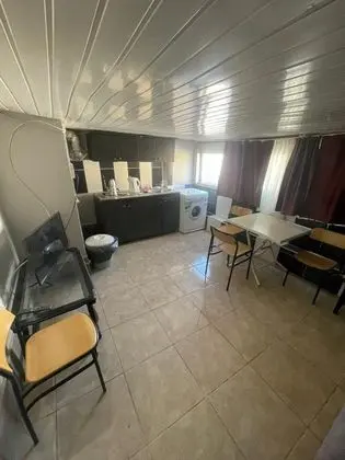 Apartment, Şehir Manzaralı