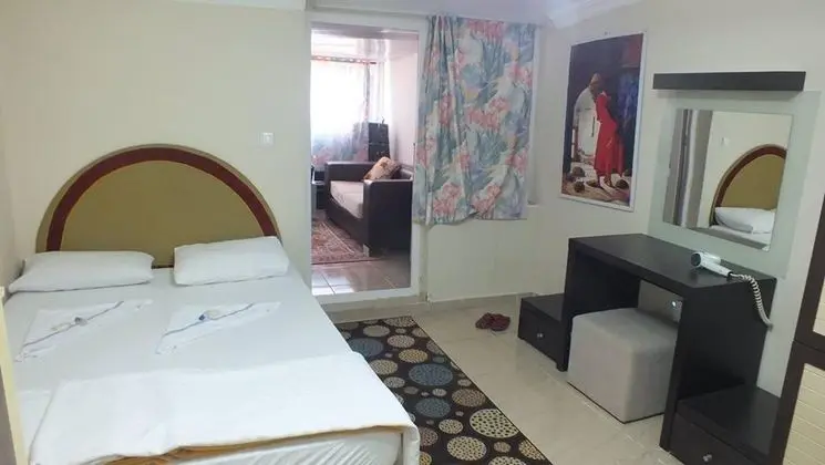 Apartment, Şehir Manzaralı