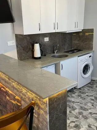 Apart Oda, Sokak Manzaralı, Mutfaklı