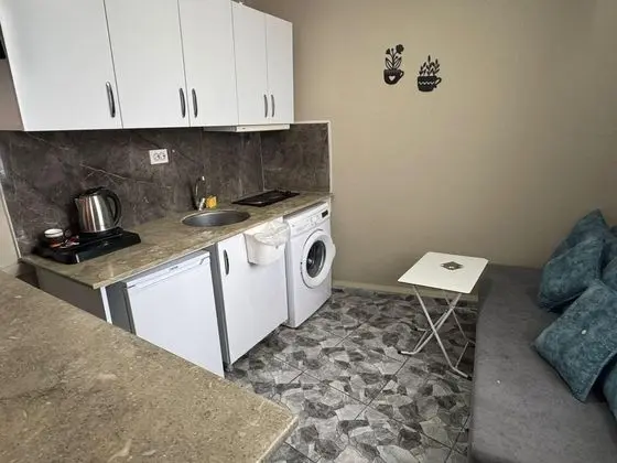 Apart Oda, Sokak Manzaralı, Mutfaklı
