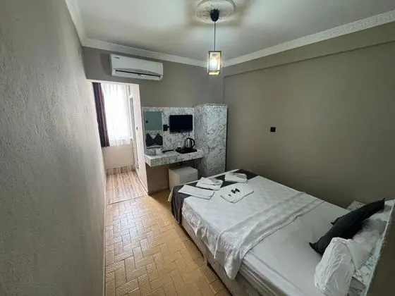 Standart Oda, Sokak Manzaralı