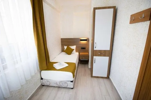 Tek Kişilik, Şehir Manzaralı