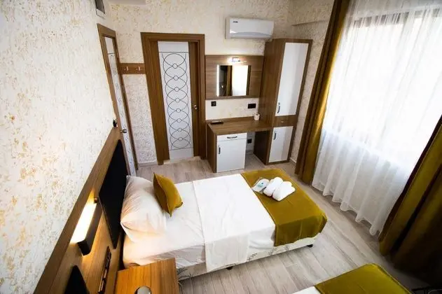 Triple, Şehir Manzaralı