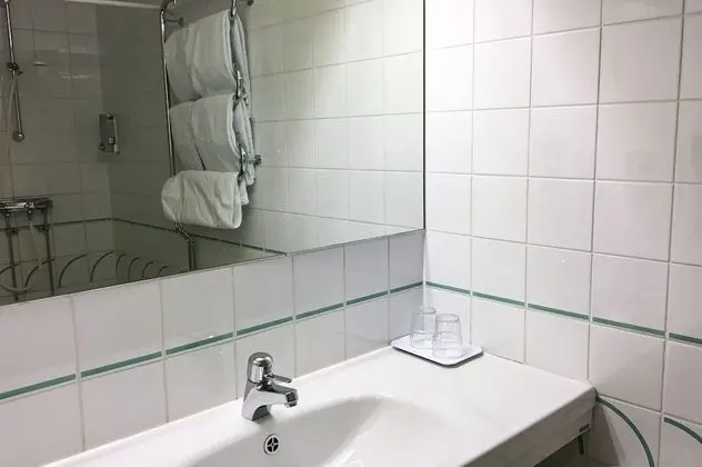 Standard Tek Kişilik Oda, 1 Tek Kişilik Yatak, Özel Banyo, Kısmi Deniz Manzarası