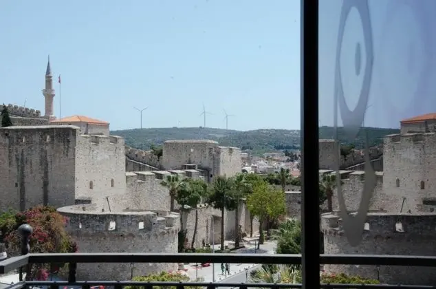 Aile Odası, Liman Manzaralı, Balkonlu