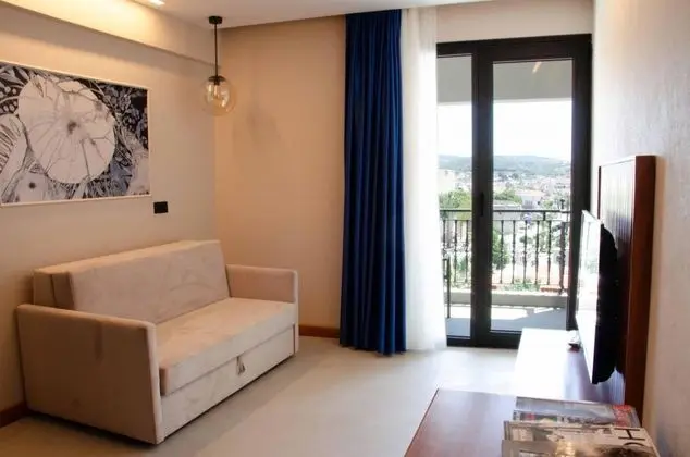 Aile Odası, Liman Manzaralı, Balkonlu