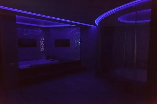 Stüdyo Süit, Jakuzi (Flash)