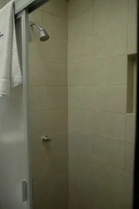 Tek Büyük Yataklı Oda, 2 Çift Kişilik Yatak