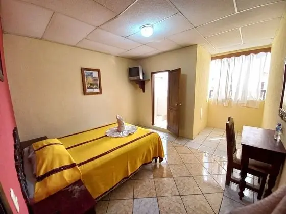 Oda, 1 Büyük (Queen) Boy Yatak