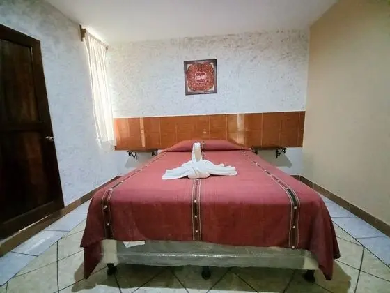 Oda, 1 Büyük (Queen) Boy Yatak