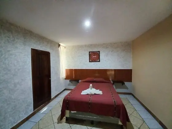 Oda, 1 Büyük (Queen) Boy Yatak