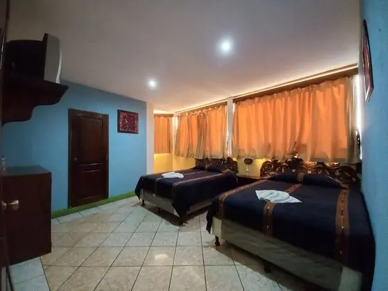 Oda, 2 Büyük (Queen) Boy Yatak