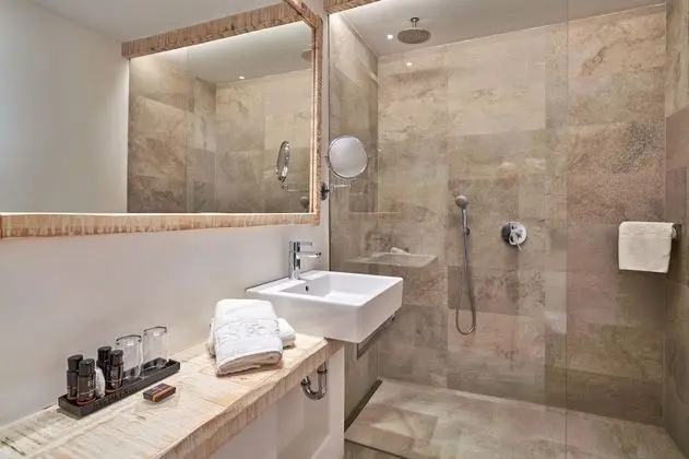 Tek Büyük Yataklı Oda (Spa access)