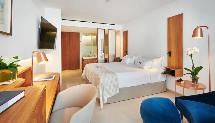 Büyük Yataklı Tek Kişilik Oda (Spa Access)