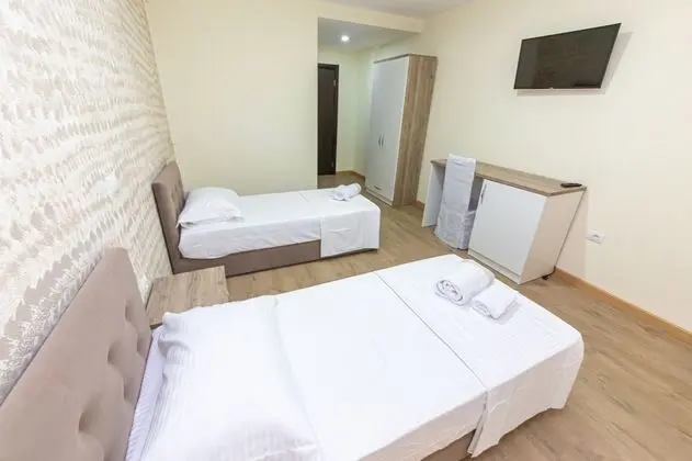 Tek Büyük veya İki Ayrı Yataklı Oda, Balkon