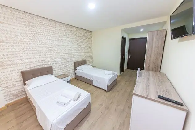 Tek Büyük veya İki Ayrı Yataklı Oda, Balkon