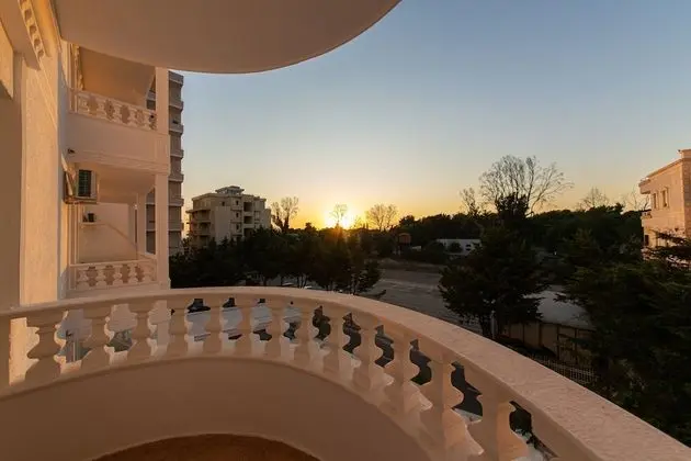 Üç Kişilik Oda, Balkon