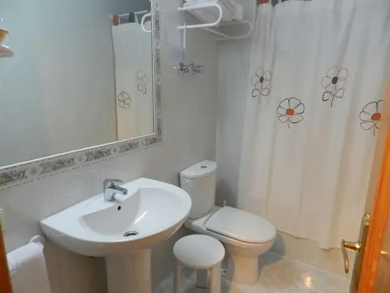 Tek Büyük Yataklı Oda, 2 Tek Kişilik Yatak, Dağ Manzaralı