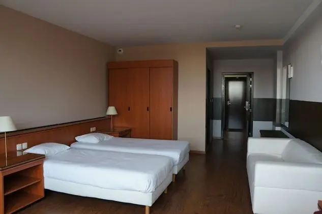 Üç Kişilik Oda