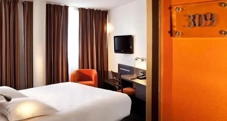 Comfort Tek Büyük Yataklı Oda