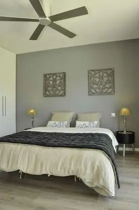 Standard Tek Büyük Yataklı Oda, 1 Çift Kişilik Yatak, Özel Banyo, Havuz Manzaralı (Esprit du Soleil)