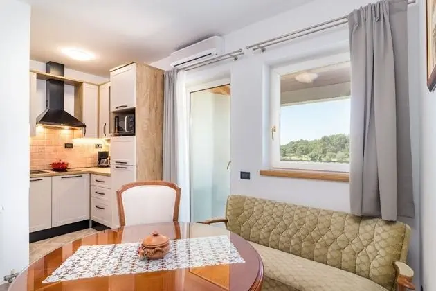 Apart Daire (Escape - 20 m from sea - Red(2))