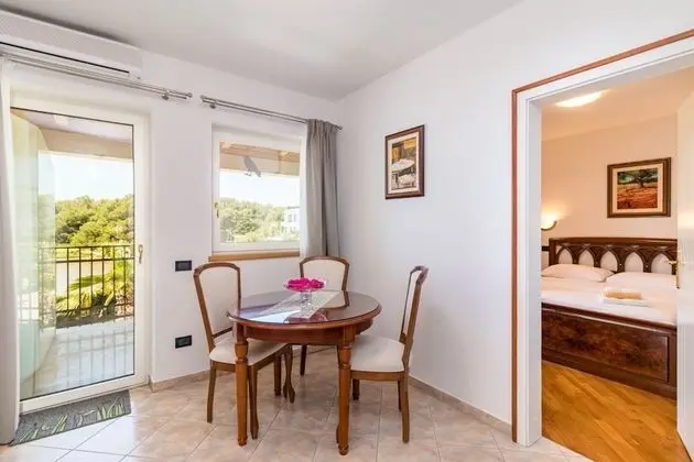 Apart Daire (Escape - 20 m from sea - Red(2))