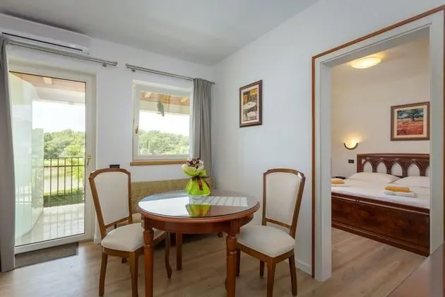 Apart Daire (Escape - 20 m from sea - Red(2))