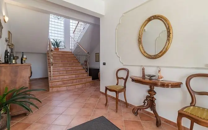 Apart Daire (Escape - 20 m from sea - Red(2))