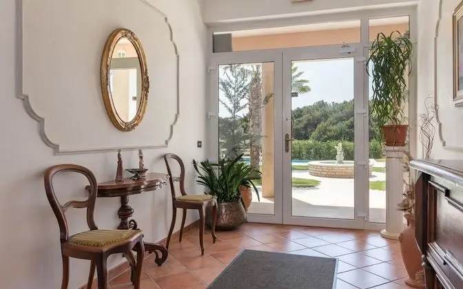 Apart Daire (Escape - 20 m from sea - Red(2))