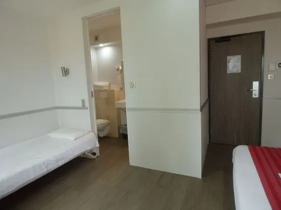 Üç Kişilik Oda