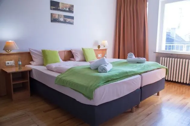 Tek Büyük veya İki Ayrı Yataklı Oda