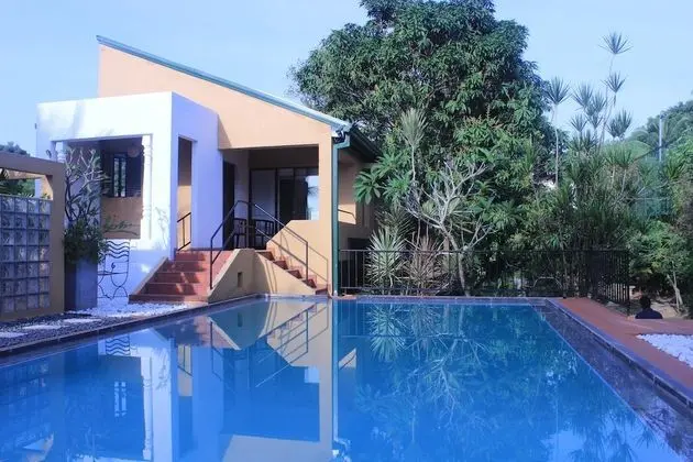 Luxury Üç Kişilik Oda, 1 En Büyük (King) Boy Yatak, Bahçe Manzaralı, Bahçeli