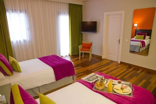 Tek Büyük veya İki Ayrı Yataklı Oda, Balkon