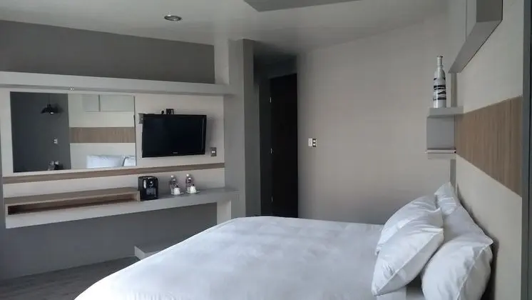 Standard Room 1 King Bed or 2 Double Beds (subject to availability)