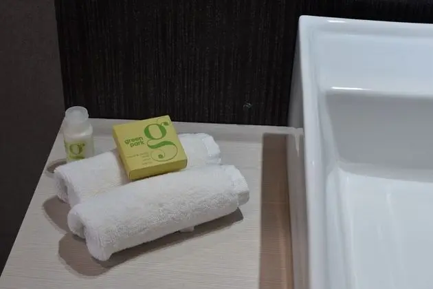 Standard Room 1 King Bed or 2 Double Beds (subject to availability)