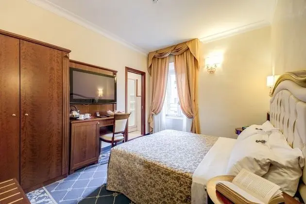 Standard Tek Büyük veya İki Ayrı Yataklı Oda