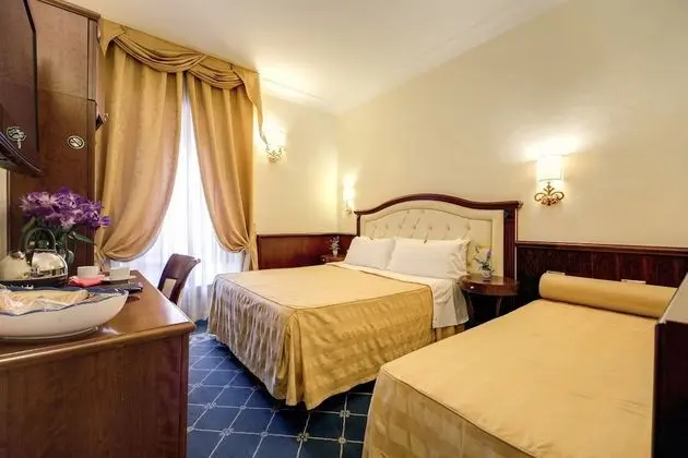 Standard Tek Büyük veya İki Ayrı Yataklı Oda