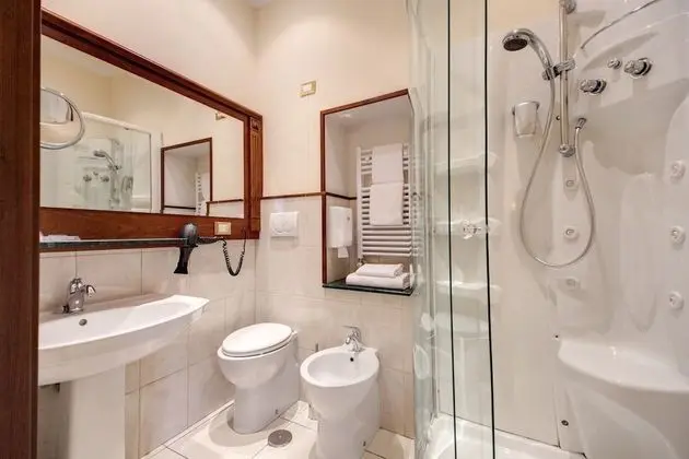 Standard Tek Büyük veya İki Ayrı Yataklı Oda