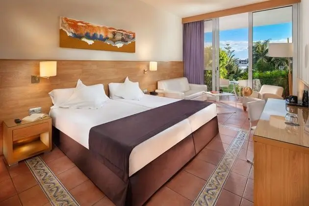 Standard Tek Büyük Yataklı Oda (Esencia - 2 adults and 2 kids)